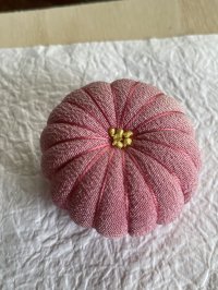 縮緬和菓子　菊（ピンク）
