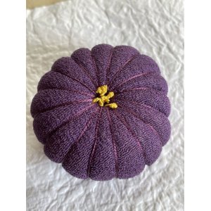 画像1: 縮緬和菓子　菊（紫）